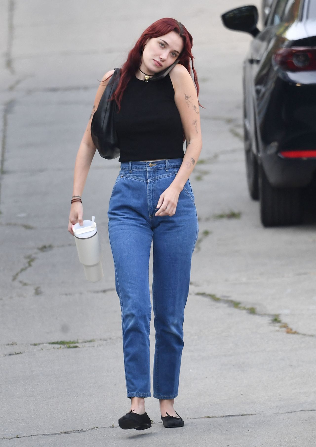 OLIVIA OBRIEN LEAVES A RECORDING STUDIO IN LOS ANGELES